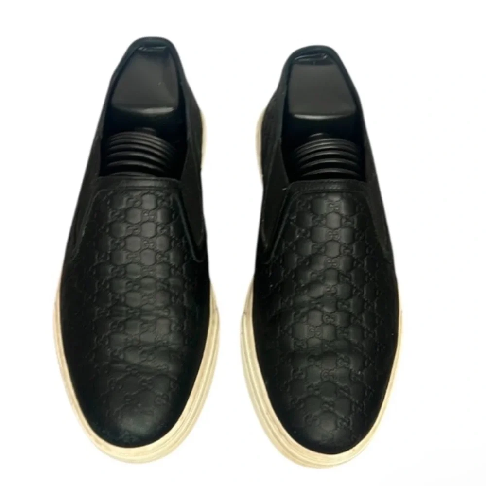Authentic Gucci luxury designer signature GG embossed leather sneakers sz 6 mens